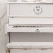 IOD Queen Bee Decor Stamp
