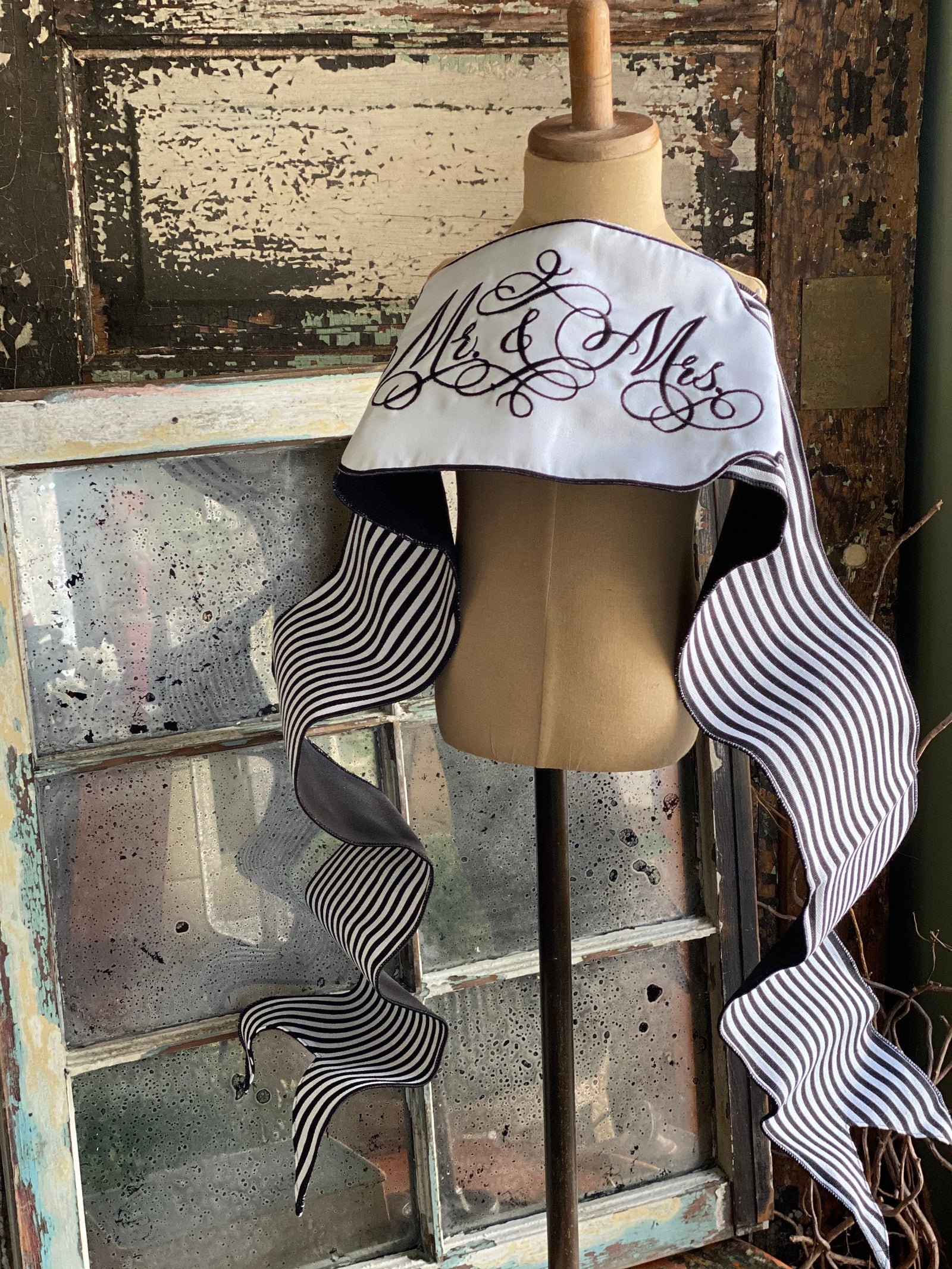 Black White Stripe Mr & Mrs Banner Wired