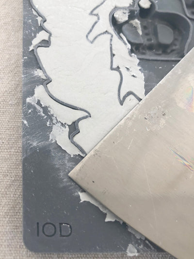 IOD Olive Crest Decor Mould