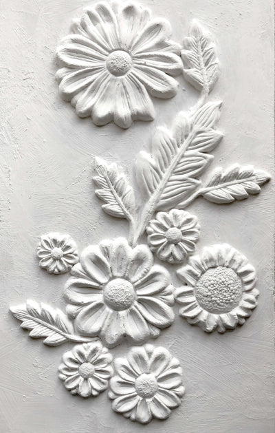 IOD He Loves Me Daisy Decor Mould