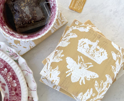 IOD Queen Bee Decor Stamp