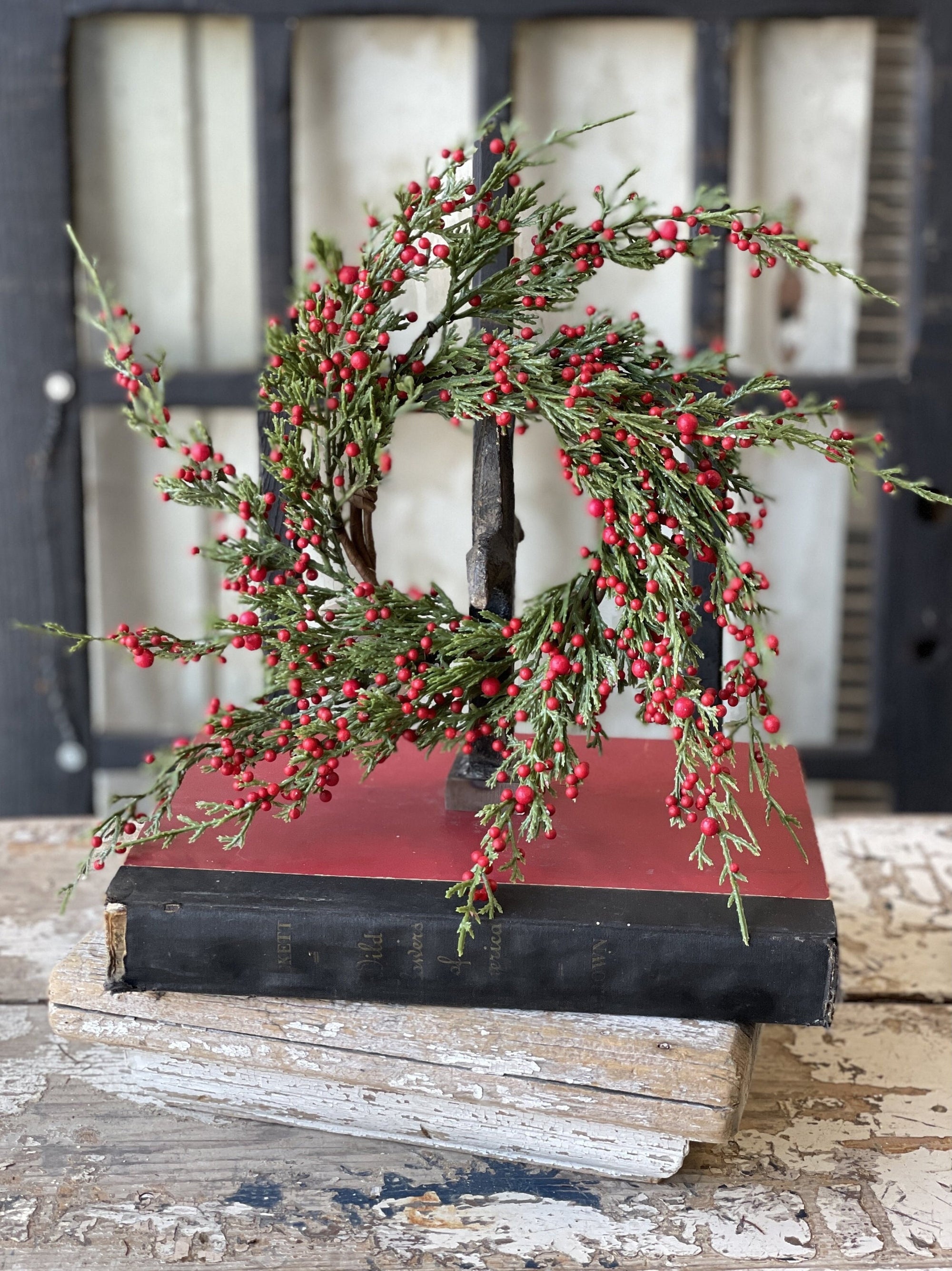 The Hollie Berry Cedar Pine Candle Ring