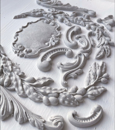 IOD Olive Crest Decor Mould