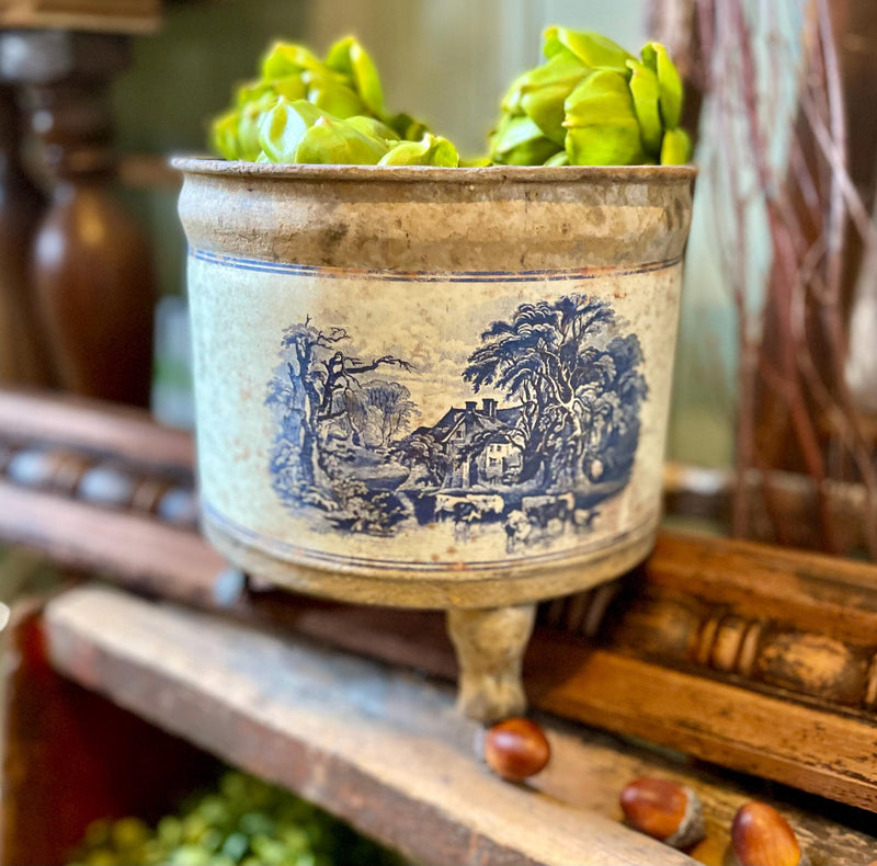 Round blue toile aged container