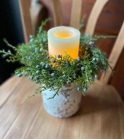 The Liza Juniper & Berry Pine Christmas Candle Ring