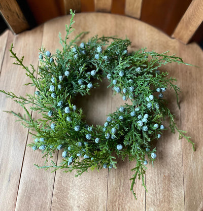 The Liza Juniper & Berry Pine Christmas Candle Ring