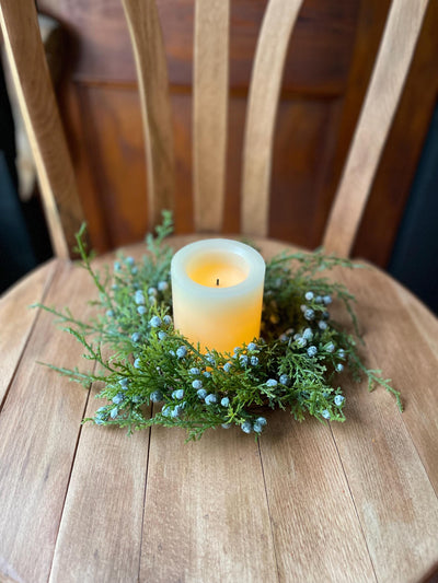 The Liza Juniper & Berry Pine Christmas Candle Ring