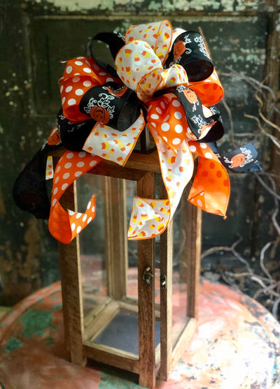The Hagrid Orange & Black Pumpkin Halloween Bow For wreaths and Lanterns~Candy corn mailbox bow~Halloween decor~fall bow~polka dot bow