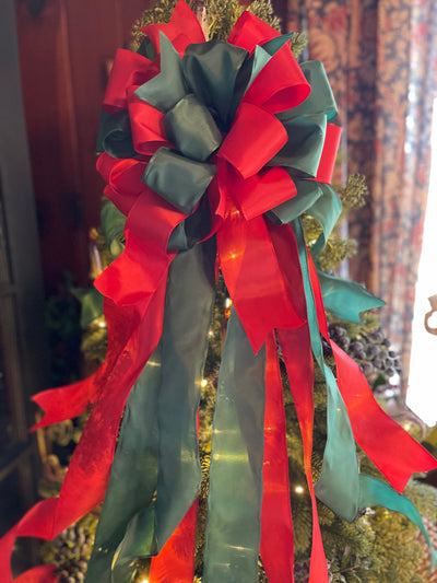 The Lisa Red & Green Christmas Tree Topper Bow, long streamer bow, Xmas bow, ribbon topper, tree trimming bow, Christmas decor, outdoor bow