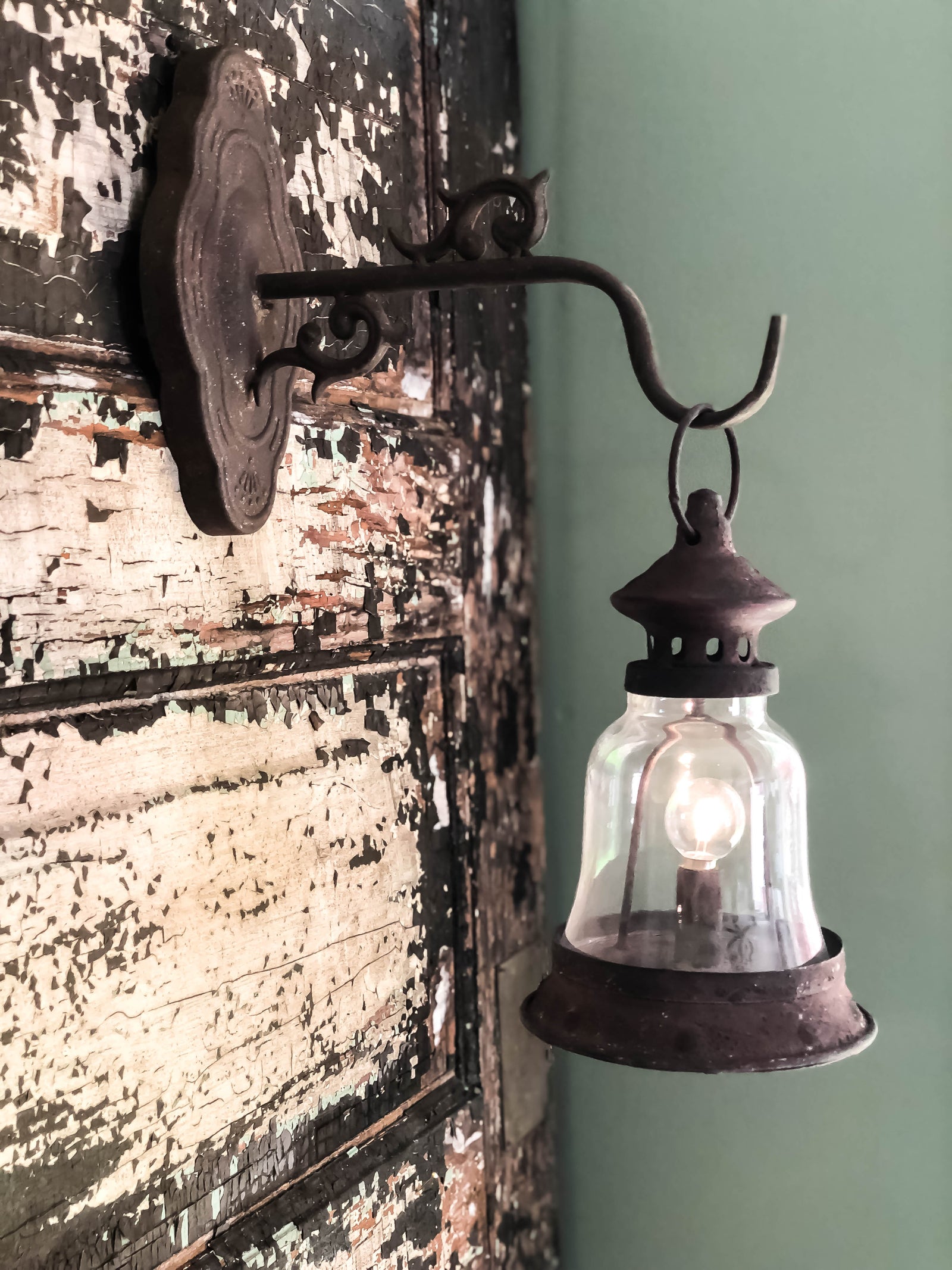 Taylor Vintage Style Straight Lantern Hook